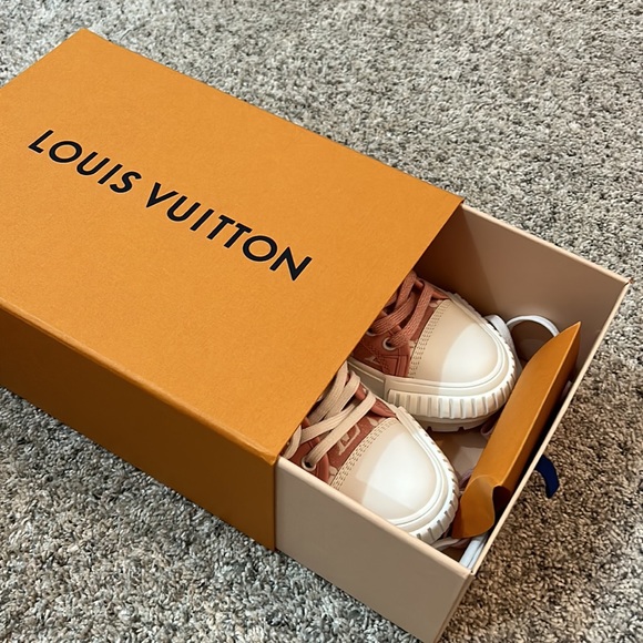 LV Rose Clair Pink Squad Sneaker Size 38.5 - Picture 5 of 5